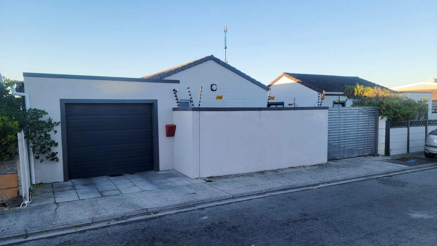 3 Bedroom Property for Sale in Strandfontein Western Cape